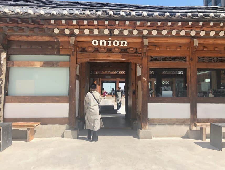 佐々木香奈さんのインスタグラム写真 - (佐々木香奈Instagram)「・ cafe onion ・ 珍しく洒落た所！笑 ・ ここ以外は肉ONLYでした😂🇰🇷 ・ #cafeonion  #韓国カフェ #お休みありがとうございました」4月17日 19時54分 - sasakikana