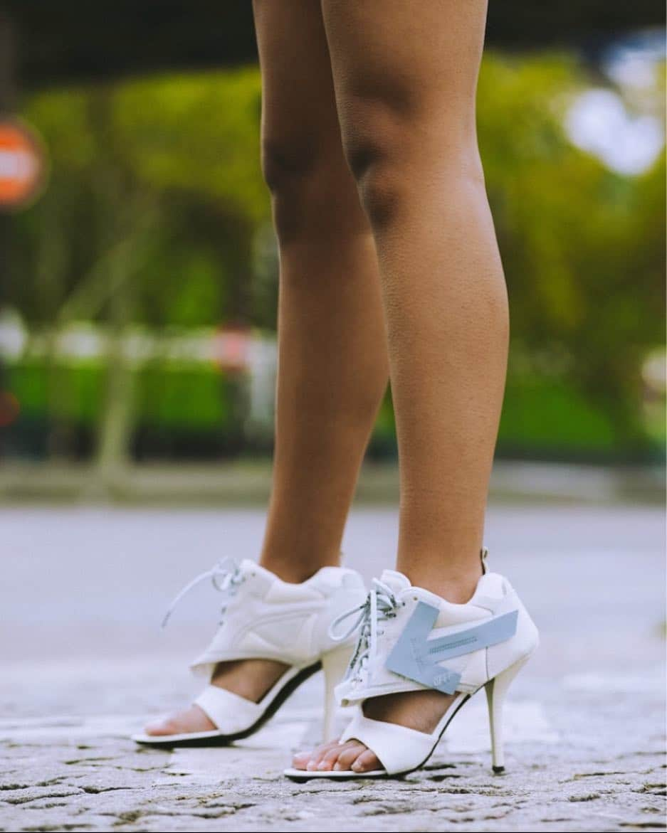 OFF-WHITE C/O VIRGIL ABLOHさんのインスタグラム写真 - (OFF-WHITE C/O VIRGIL ABLOHInstagram)「ss19 women’s Off-White™ runner heels available at @off___white__paris. photography c/o @chilldays」4月17日 19時56分 - off____white