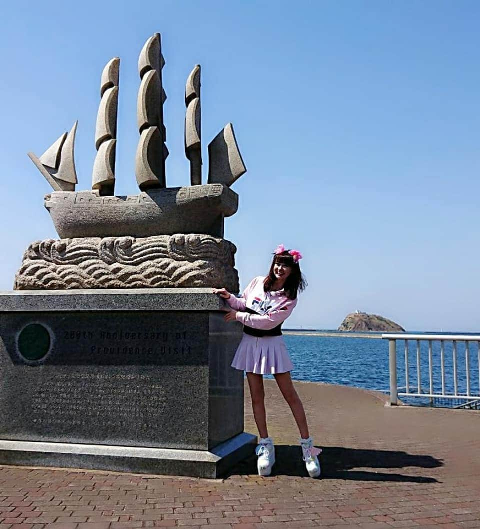 さゆりさんのインスタグラム写真 - (さゆりInstagram)「この2日間✨北海道でロケさせてもらってましたぁ〰️🎶🤣🎶 #北の国から  ご報告🤣 #室蘭 までに道中 #太平洋がババーン🌊 #広大な土地からの #広大な海 😂 #やっぱりでっかいどう 〰️🎶🤣🎶 #夜 遠く札幌から #長年応援してくれてる #ともちゃんが会いにきてくれた〰️💖🤣💖 #いつもありがとね💖🤣💖 #かつみさゆり  #さゆり #吉本坂46  #北海道  #田中邦衛 さん #キタキツネ」4月17日 20時04分 - katsumisayuri_sayuri