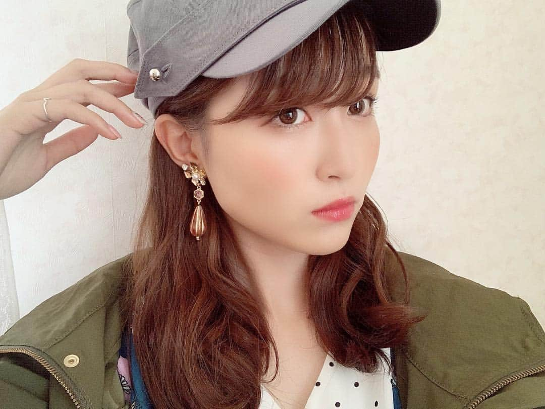 岩本恵美加さんのインスタグラム写真 - (岩本恵美加Instagram)「❁.*･ﾟ * 最近買ったピアス☺️ ㅤㅤ ピアスと帽子が大好き♡♡ ㅤㅤ #fashion  #outfit #ootd #accessory #cap #instafashion #make #makeup #instagood #instapic #instalike #hair #hairstyle #instabeauty #photography #selfie #photo #ピアス #アンティーク #アンティークピアス #アクセサリー #帽子」4月17日 20時18分 - emk_iwmt