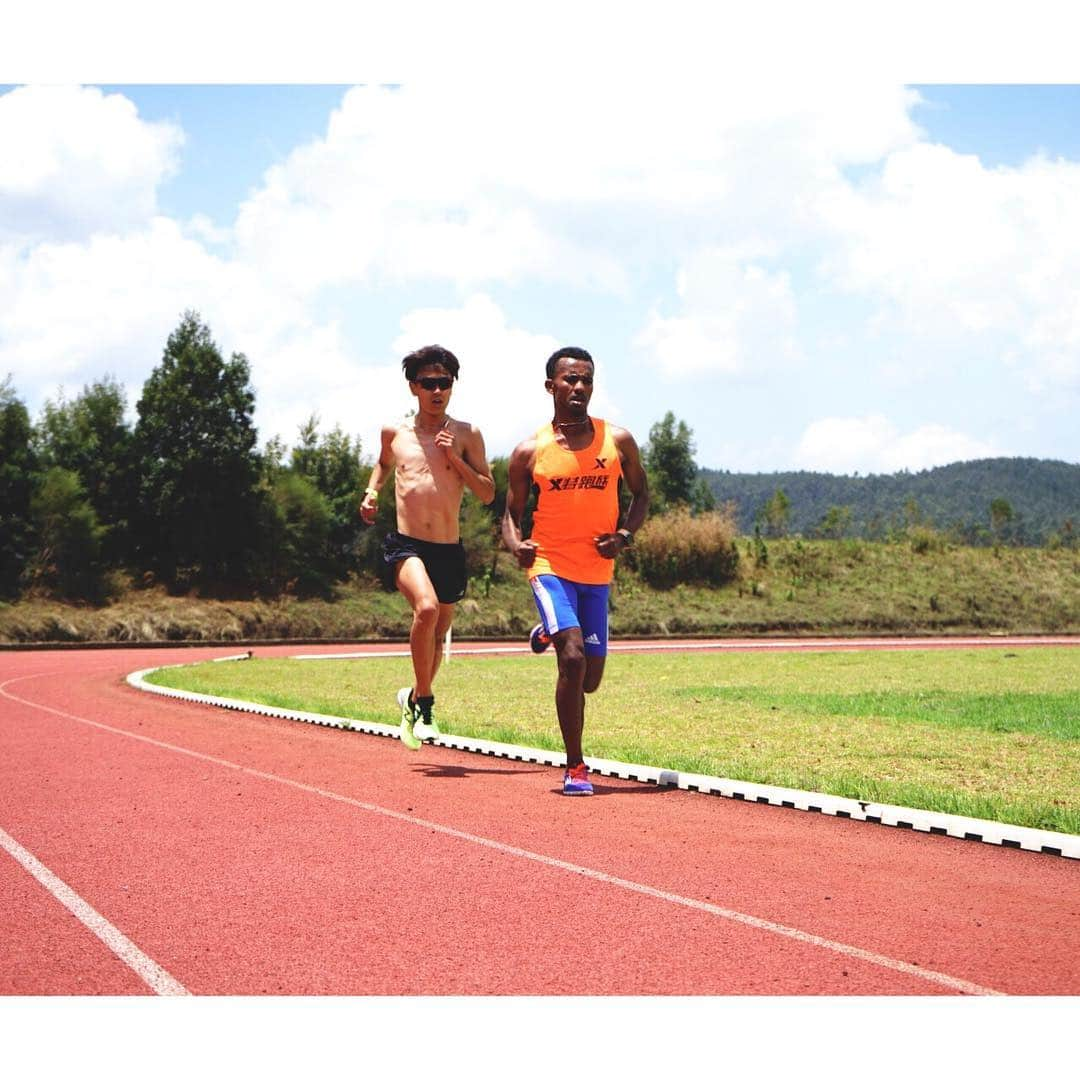 神野大地さんのインスタグラム写真 - (神野大地Instagram)「今日はトレーニングパートナーのAbuとtrack session！🏃‍♂️🇪🇹 標高2700mだとこの顔になります！ 💦💦笑 #エチオピア合宿」4月17日 20時22分 - daichi_0913