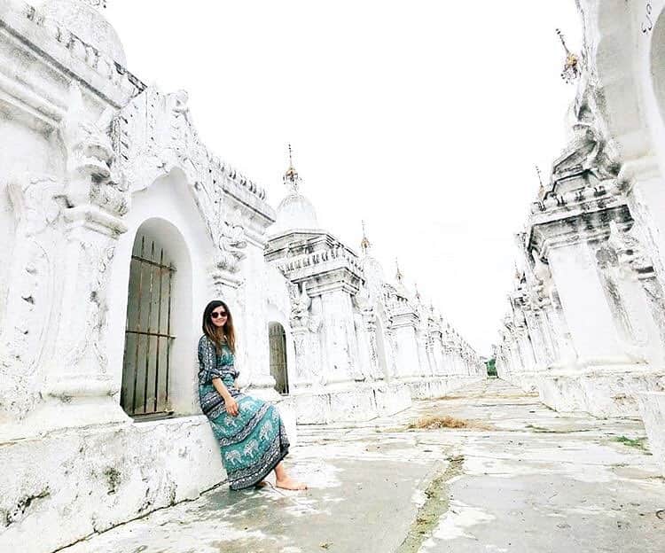 Stayway女子さんのインスタグラム写真 - (Stayway女子Instagram)「【ミャンマー🇲🇲クトードー・パゴダ】 . 📷：Thanks to @tomom_in_wonderland . 立ち並ぶ白い建築物が 非常に美しいですね！ ——————————————————— 📍スポット情報 ミャンマー　クトードー・パゴダは マンガレーに位置する寺院です。 ——————————————————— 素敵な女子旅をされている方をご紹介させていただきます！✨ 写真は全てご本人に【掲載許諾】を頂いています #Stayway女子旅 というハッシュタグをつけて是非投稿してください♪ Instagram・Twitter・Stayway mediaにてご紹介させていただきます！ ——————————————————— 【Staywayとは？】 Staywayはホテルやゲストハウスなどの宿泊施設はもちろん、世界中のコテージ・ヴィラ・一軒まるごとレンタルに古民家なども検索できるサイト 価格・ロケーションなど幅広いニーズに答え、利用者にあった宿泊先を素早く見つけることが可能👍✨ 素敵な旅には素敵な宿泊施設を🌃 Staywayで探してみませんか？✈️ ——————————————————— #Stayway女子旅 #Stayway_myanmar #myanmar #pagoda #ミャンマー #パゴダ #trip #instatravel #旅 #旅行 #travelgram#mytravelgram #instatravel #instagenic#photogenic #ダレカニミセタイケシキ #写真好きな人と繋がりたい #カメラ好きな人と繋がりたい #フォトジェニック」4月17日 20時25分 - stayway_girls