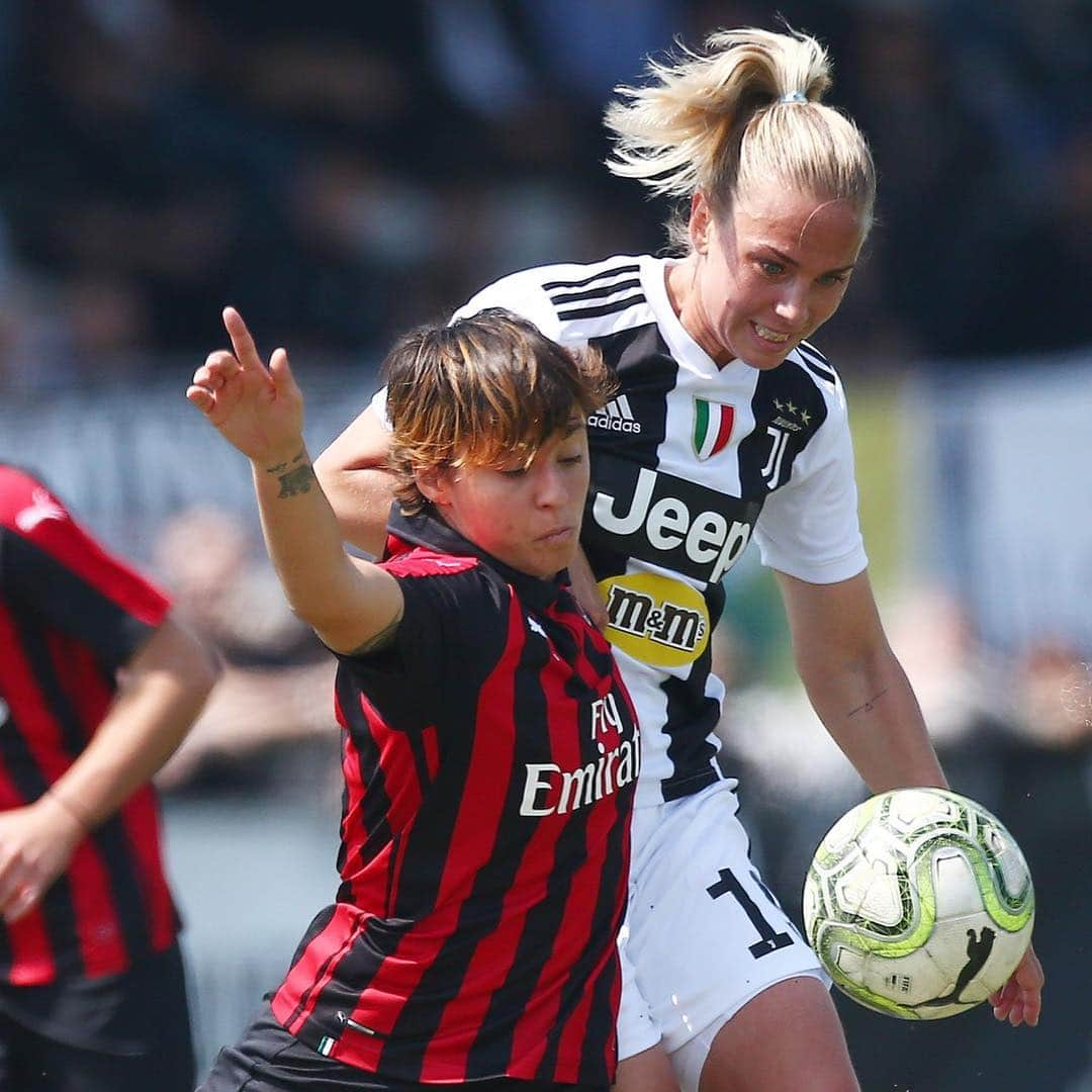 ACミランさんのインスタグラム写真 - (ACミランInstagram)「Half an hour gone, still goalless but intense game 🔥 Mezz’ora di gioco e un legno per parte a Vinovo #JuveMilan #CoppaItaliaFemminile #ForzaMilan」4月17日 20時36分 - acmilan