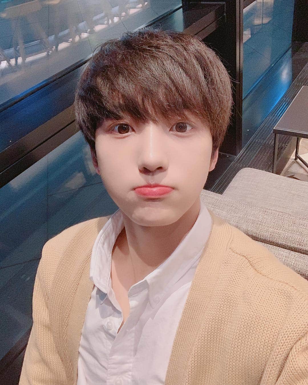 UP10TIONさんのインスタグラム写真 - (UP10TIONInstagram)「How are you 😗✌🏻 ⠀⠀⠀ #UP10TION #업텐션 #SUNYOUL #선율 #2019LaberintoTour #NorthAmerica」4月17日 20時46分 - u10t_official