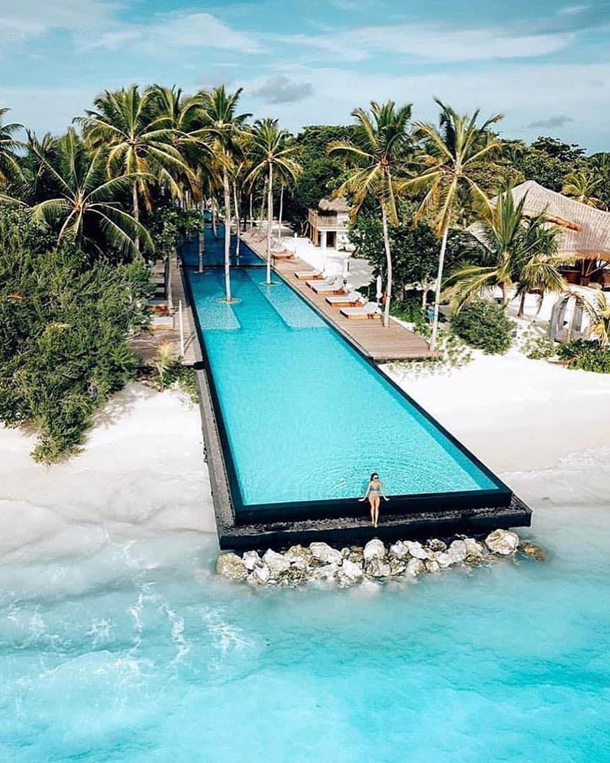 The Luxury Lifestyle Magazineさんのインスタグラム写真 - (The Luxury Lifestyle MagazineInstagram)「Tag someone you would take here! 😍 #Maldives  By: @michutravel」4月17日 20時49分 - luxurylifestylemagazine