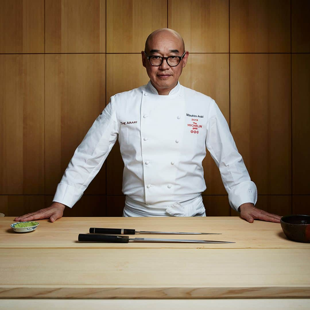 ランボルギーニさんのインスタグラム写真 - (ランボルギーニInstagram)「A stunning design is the result of the harmony between tension and focus, which makes your experience amplified. That’s the way three Michelin-starred Sushi Master Mitsuhiro Araki works. Watch the video on our IG TV channel! #Lamborghini #MasteryOfDesign #HuracanEVO #EveryDayAmplified  #Design」4月17日 21時00分 - lamborghini