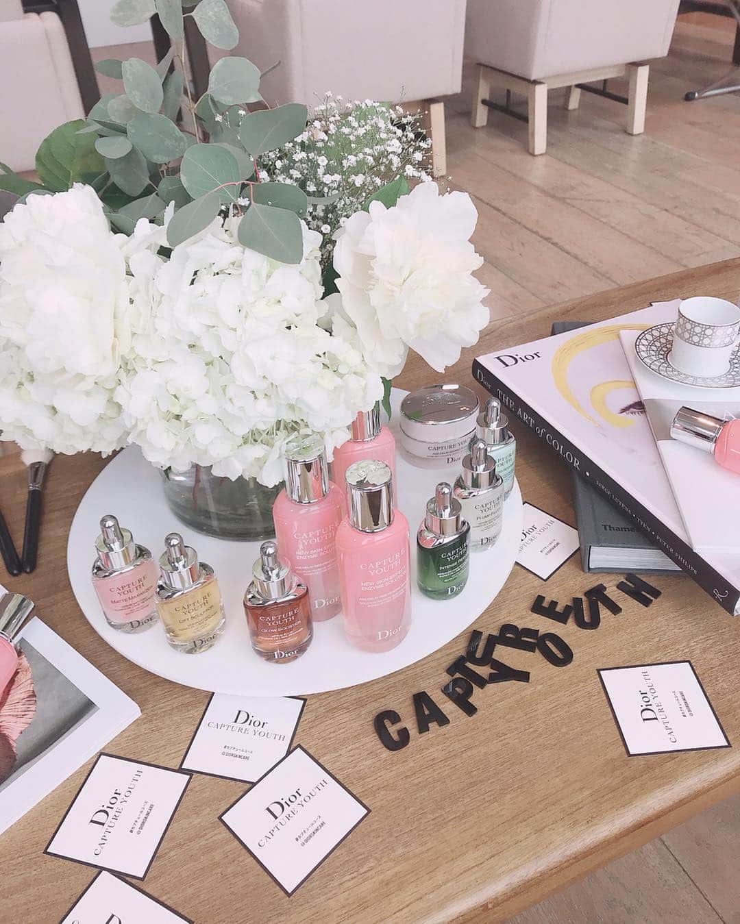 粟津麻依さんのインスタグラム写真 - (粟津麻依Instagram)「Diorのカプチュールユースから 化粧水が発売されたのでイベントに行ってきました🕊 スタッフさんも顔見知りでとても楽しかった！ . 化粧水は保湿力が高くて、とても気に入りました！ 今日から使う（＾ω＾） #カプチュールユース @diorskincare 🕊🌱 .」4月17日 21時20分 - awatsumai