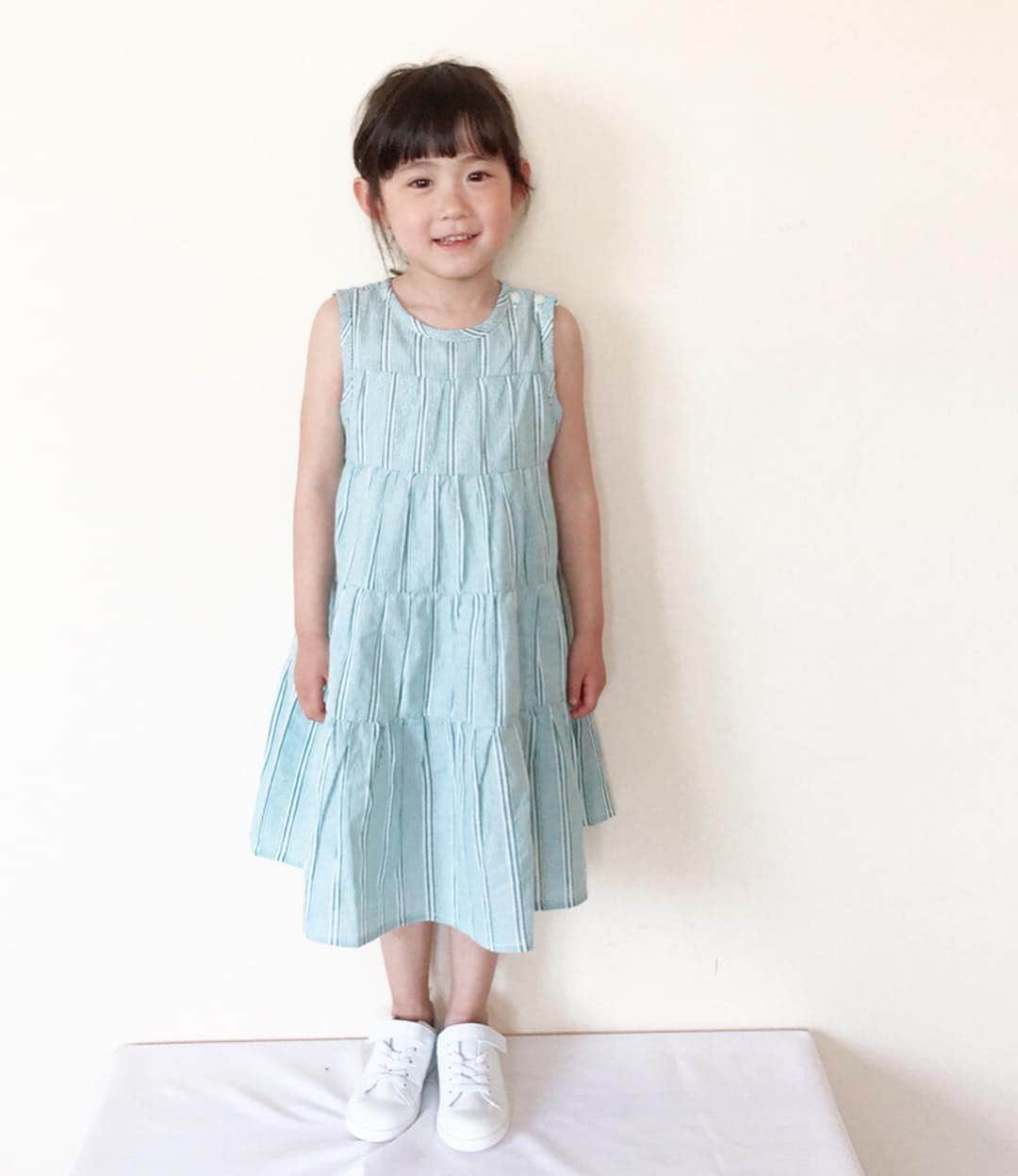 *yoko*さんのインスタグラム写真 - (*yoko*Instagram)「* ◇2019.4.17 wed. ・ 年長さんになって、すっかりお姉さんやなぁ。 だんだん暖かくなってきて夏物欲してます。 自分のも心乃のもグリーン大好き💚 👗ティアードワンピース @babychu2014　#littlestbystcloset ・ @professionalslendermake_083  やっぱこれお気に入りすぎる♡ ・ #5歳#5歳3ヶ月#babychu#キッズコーデ#キッズファッション」4月17日 21時16分 - yococono