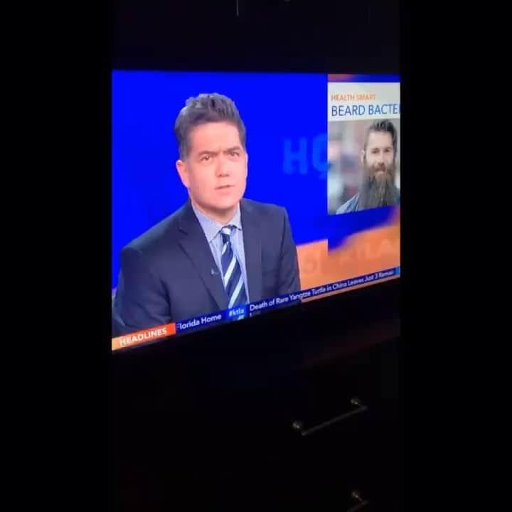 デヴィッド・スペードのインスタグラム：「Are you listening Silverlake?! #fearthebeard」