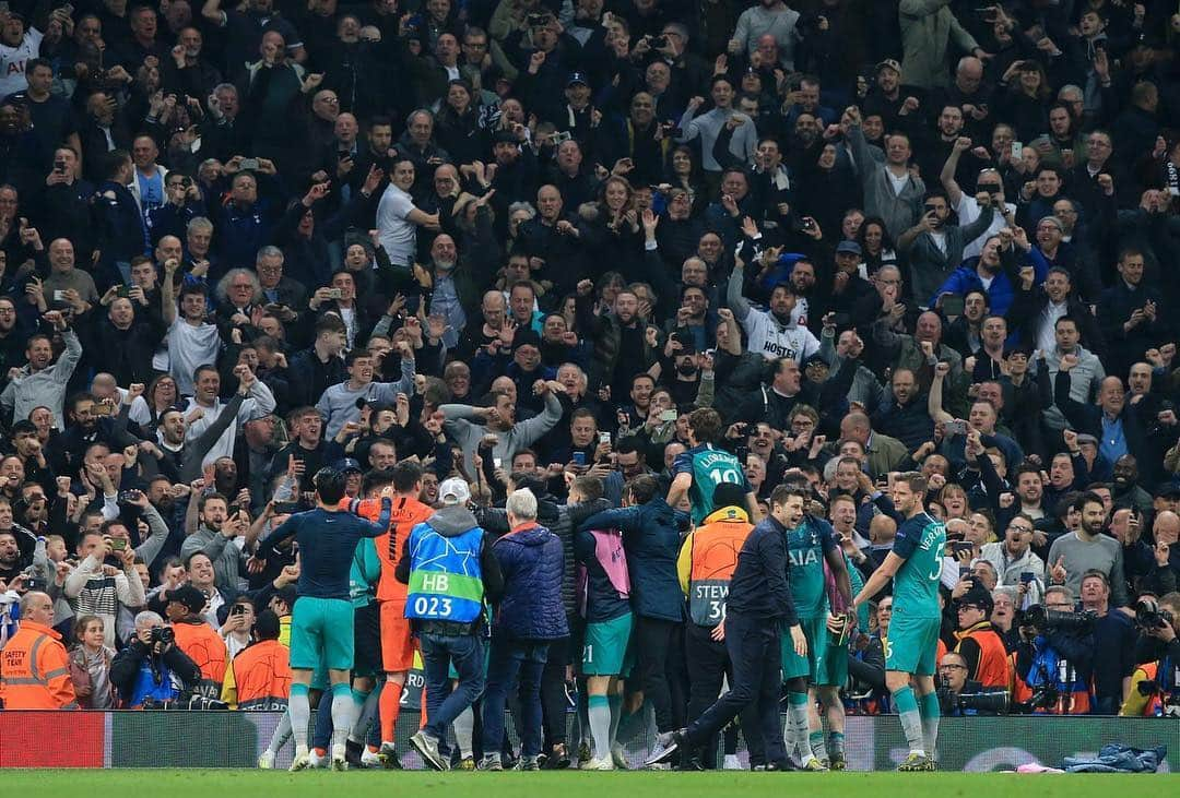 ハリー・ウィンクスさんのインスタグラム写真 - (ハリー・ウィンクスInstagram)「WOW what a night from the boys💙💙💙bring on the semi final😍 #UCL #COYS」4月18日 6時44分 - harrywinks