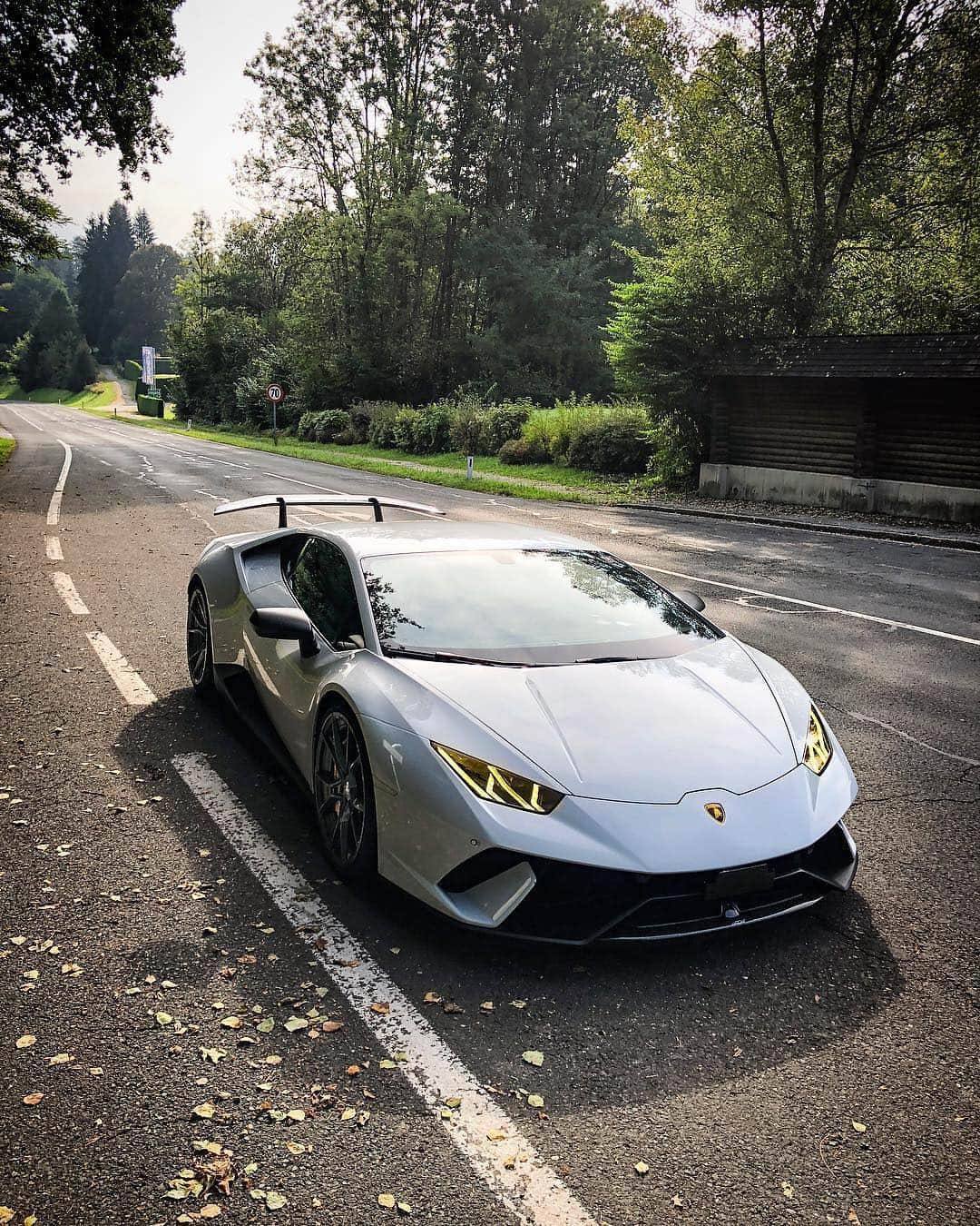 CARLiFESTYLEさんのインスタグラム写真 - (CARLiFESTYLEInstagram)「What’s the best V10 out right now? Huracan Perf owner @mryido #carlifestyle」4月18日 6時54分 - carlifestyle