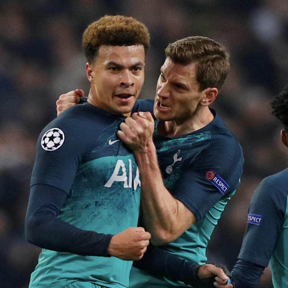 ヤン・フェルトンゲンのインスタグラム：「Lost for words! WOW. #COYS #UCL」