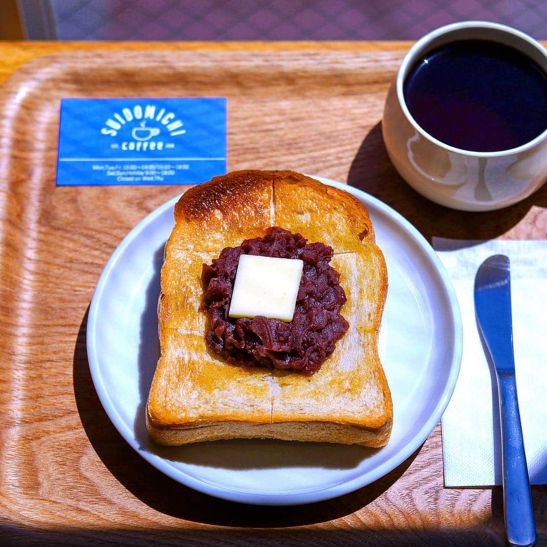 きょん。さんのインスタグラム写真 - (きょん。Instagram)「. .  SUIDOMICHI coffee @suidomichicoffee  扉を開けた瞬間に 感じた清らかさで お腹が 満たされちゃいました。  とか言って ここでもやっぱり 珈琲＆あんバター。  どこを取っても “格別”です。  #SUIDOMICHIcoffee #breakfast#nagoya#coffee」4月18日 7時48分 - kyon_tokiiro