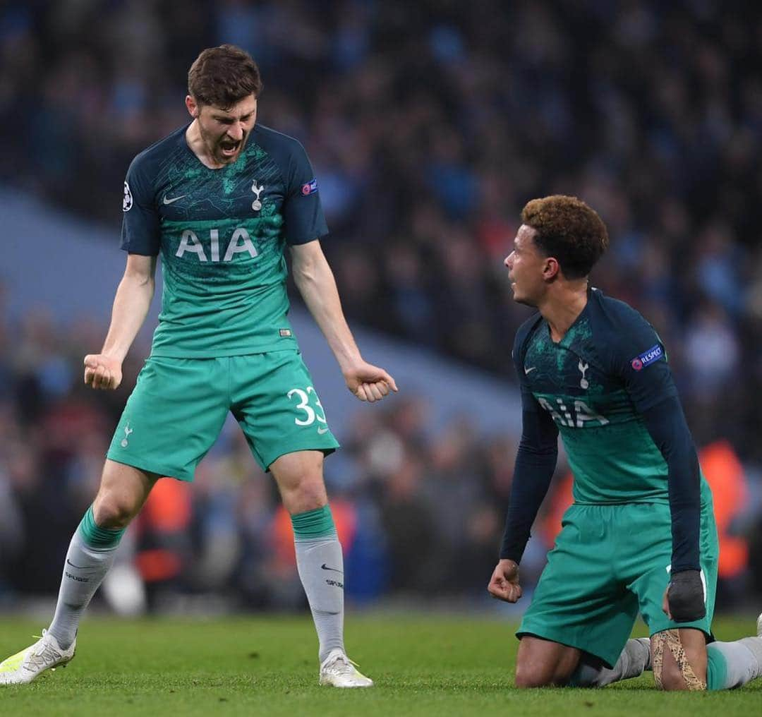 ベン・デイヴィスさんのインスタグラム写真 - (ベン・デイヴィスInstagram)「An amazing night!! Buzzing to be through to the semi’s!!! #UCL #COYS」4月18日 7時49分 - bendavies33