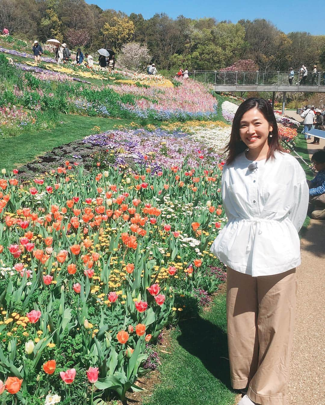 佐藤美樹さんのインスタグラム写真 - (佐藤美樹Instagram)「毎年恒例？！里山ガーデン🌷へ行きました。今年はフラワー象さん🐘がお出迎えしてくれます。ズーラシアと合わせてお出かけいかがですか？🐯 #横浜 #ロケ #里山ガーデン #ズーラシア #青空と花 #なんて素敵 #自然が好き #ピクニックしたい #1日ぼーっとしたい #芝生に寝転びたい #連休 #お出かけスポット #フリーアナウンサー #リポーター #佐藤美樹」4月18日 7時58分 - satomiki0224