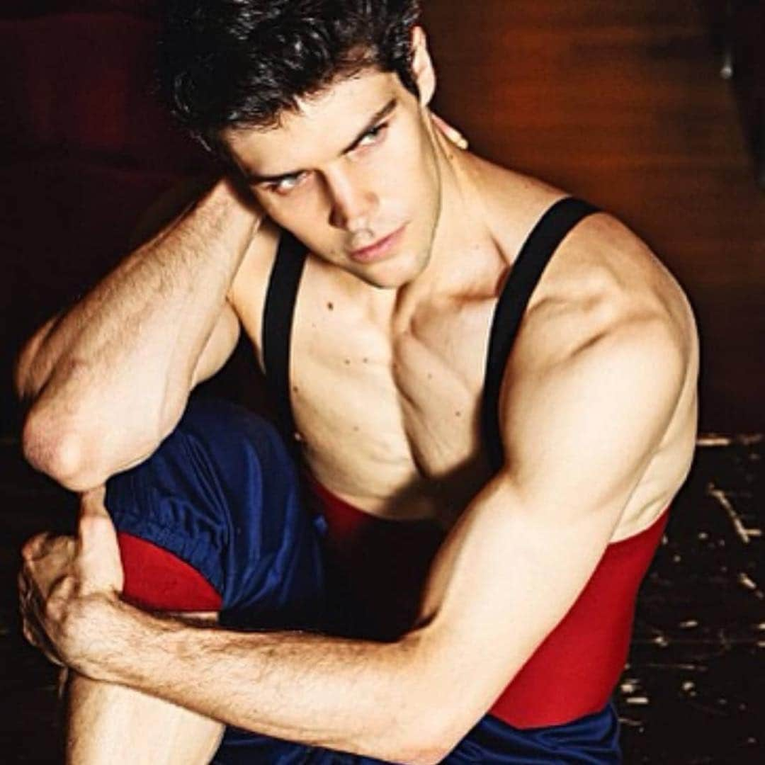 ロベルト・ボッレさんのインスタグラム写真 - (ロベルト・ボッレInstagram)「Soon in Trieste! April 24-25 #Repost @officialrobertobolle ・・・ ⭕ @robertobolle ⭕ . . #tb #robertobolle #dancer #dance #ballet #body #igdance #photography #beautiful #worldofdance」4月17日 23時21分 - robertobolle