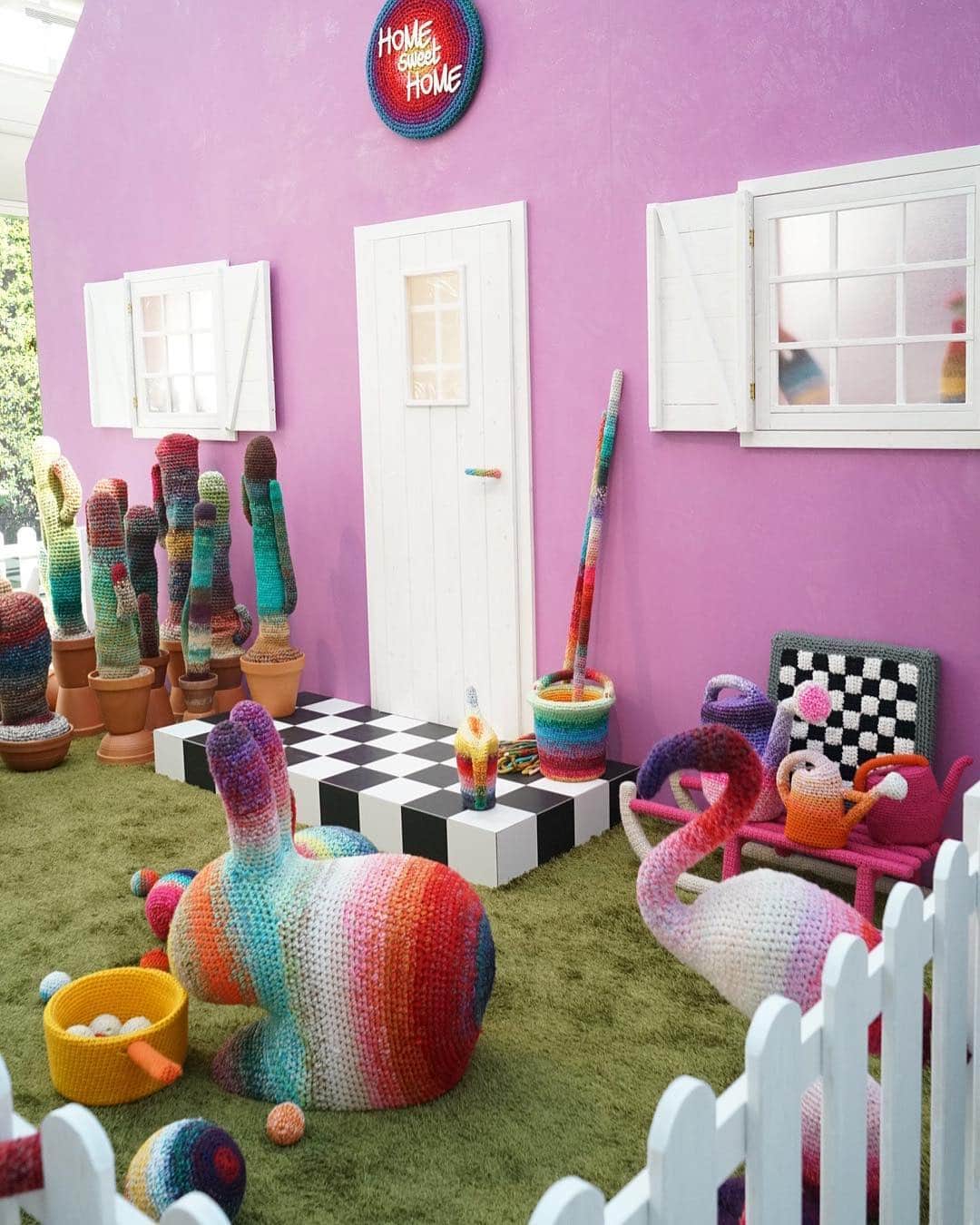Design Milkさんのインスタグラム写真 - (Design MilkInstagram)「In partnership with @missoni, masterful crocheter, @alessandra.roveda covered furnishings and everyday objects from the past with colorful woolen threads to create a fantastic world, “Home Sweet Home,” that looks more like a dreamscape than a @milan.design.week showroom. \\\ more on designmilk.com \\\ photos by @keshia_n_b」4月17日 23時18分 - designmilk