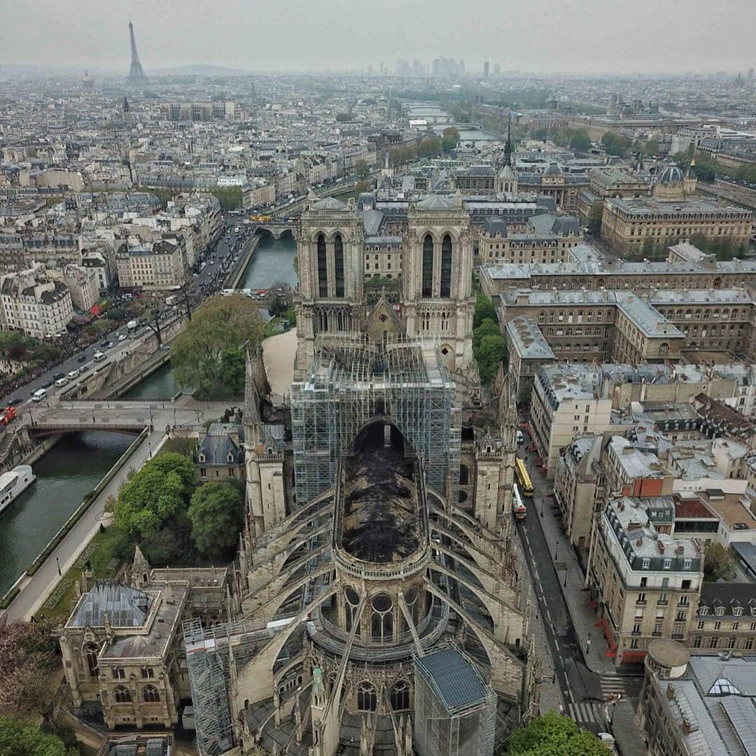 CNNさんのインスタグラム写真 - (CNNInstagram)「Drone photos reveal the devastating scale of the #NotreDame Cathedral damage  #Paris #notredamecathedral (📸: Lana Sator)」4月17日 23時28分 - cnn