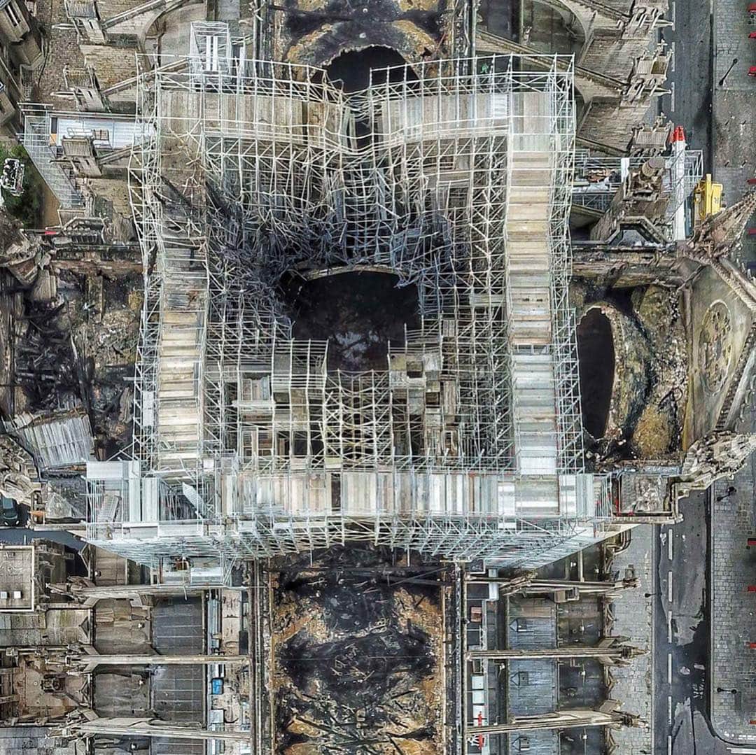 CNNさんのインスタグラム写真 - (CNNInstagram)「Drone photos reveal the devastating scale of the #NotreDame Cathedral damage  #Paris #notredamecathedral (📸: Lana Sator)」4月17日 23時28分 - cnn