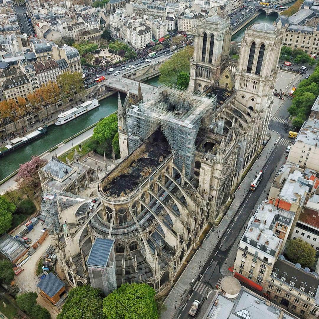 CNNさんのインスタグラム写真 - (CNNInstagram)「Drone photos reveal the devastating scale of the #NotreDame Cathedral damage  #Paris #notredamecathedral (📸: Lana Sator)」4月17日 23時28分 - cnn