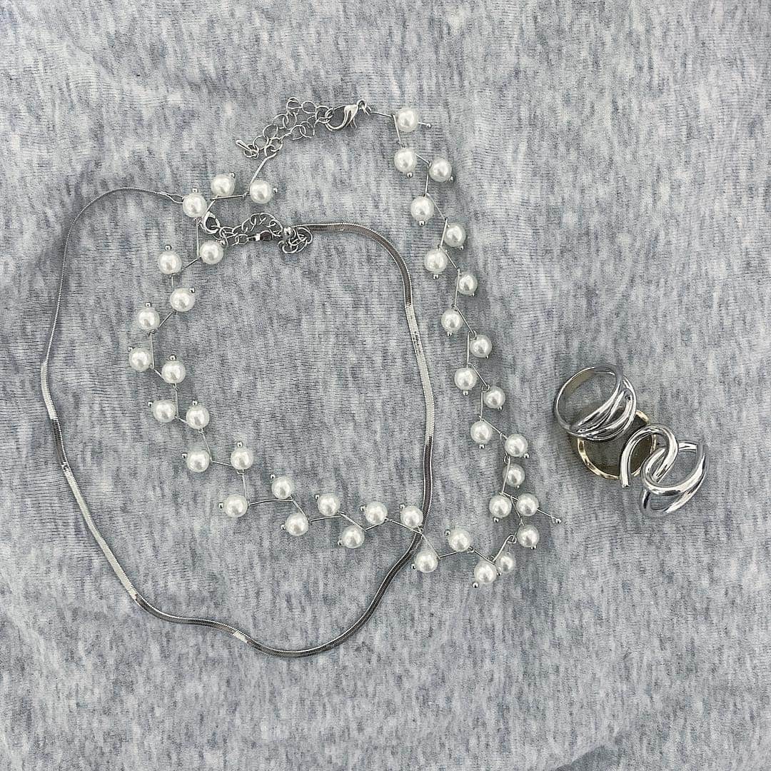 千畝あずみさんのインスタグラム写真 - (千畝あずみInstagram)「, , チョーカー久しぶり どう合わせようかな、、🥰 , #accessory #accessories #silver #ring #necklace #lattice #アクセ #アクセサリー #シルバーアクセ #リング #チョーカー #ネックレス #ラティス」4月17日 23時51分 - azumimo129