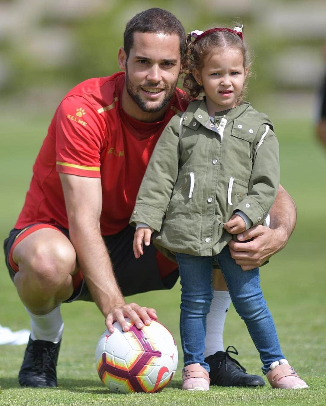 マリオ・スアレスさんのインスタグラム写真 - (マリオ・スアレスInstagram)「Entrenamiento especial con la visita de mi princesa 👸😃😍❤️ #Matilda」4月18日 0時13分 - mariosuarez4