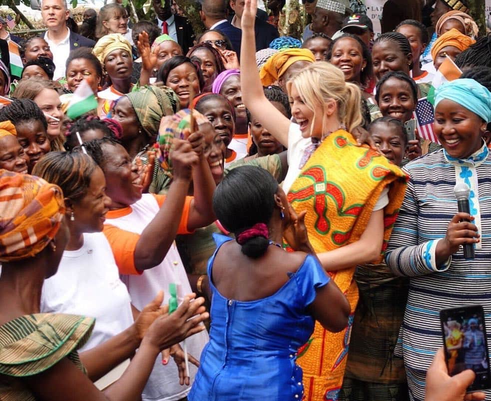 NBC Newsさんのインスタグラム写真 - (NBC NewsInstagram)「#IvankaTrump dances with Ivorian women during a visit to Adzope, #IvoryCoast. . 📷 @macwbishop」4月18日 0時26分 - nbcnews