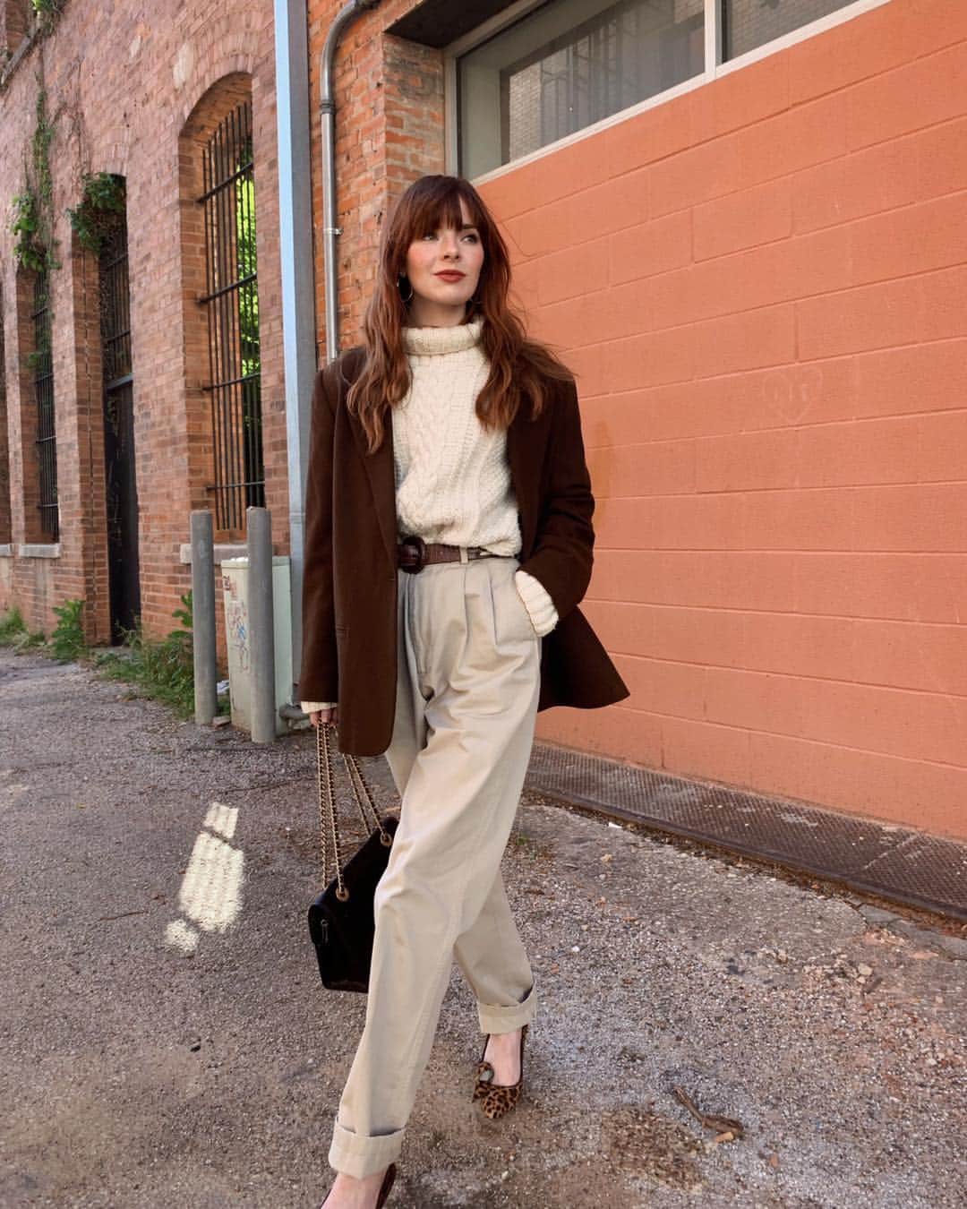 ジェーン・アルドリッジのインスタグラム：「I hope everyone stays safe today, there are some insane storms hitting the south and Midwest. 😯🌪🌩 Planning on huddling with my husband and the dogs to watch In the Mood For Love while the storm hits us tonight. These @poloralphlauren pants are my current favorite thing to wear. Pleated pants hide a million sins 😌👋」