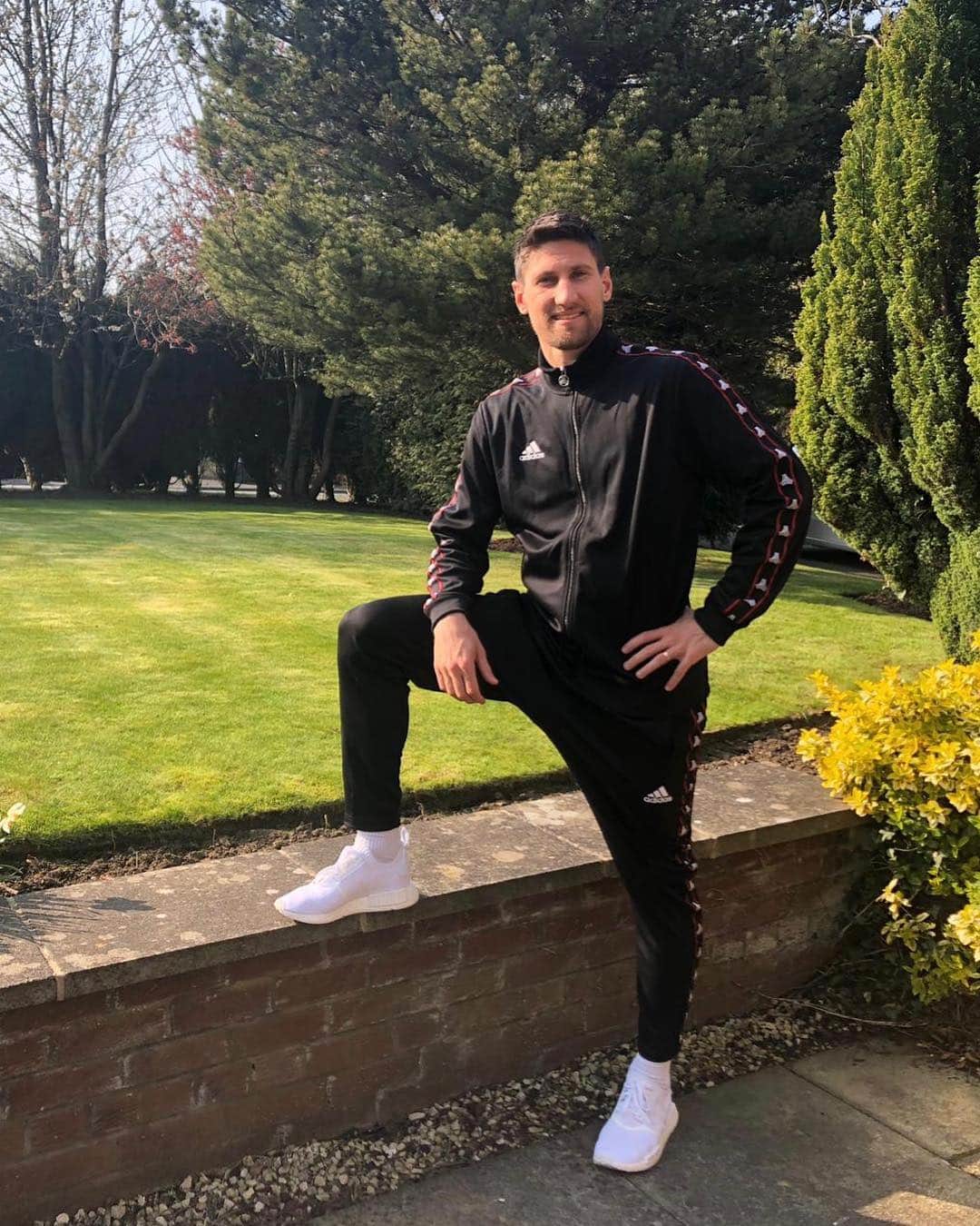 フェデリコ・フェルナンデスのインスタグラム：「Home 🏠」
