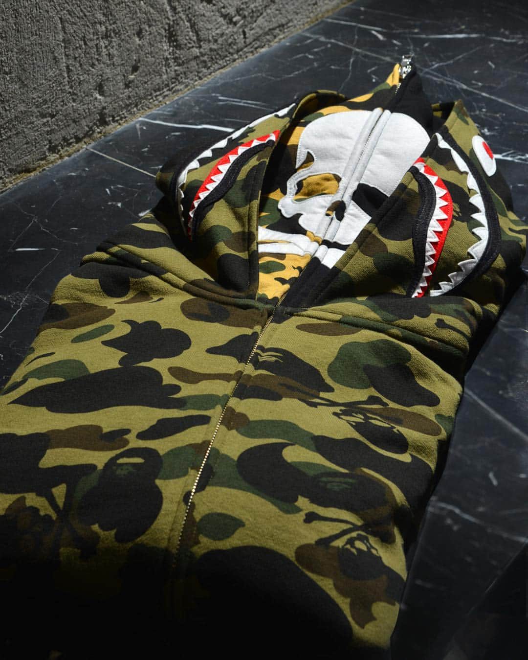 HYPEBEASTさんのインスタグラム写真 - (HYPEBEASTInstagram)「@hypebeaststyle: @bape_japan and @mastermindjapan_official have rejoined forces for a collaborative capsule. Look for the collection to drop first at Hong Kong’s mastermind VS A BATHING APE® concept store in Causeway Bay in April 20. The capsule will range from $1,199 HKD – $5,499 HKD (approximately $150 USD – $700 USD). Photos: @ithk」4月18日 0時42分 - hypebeast