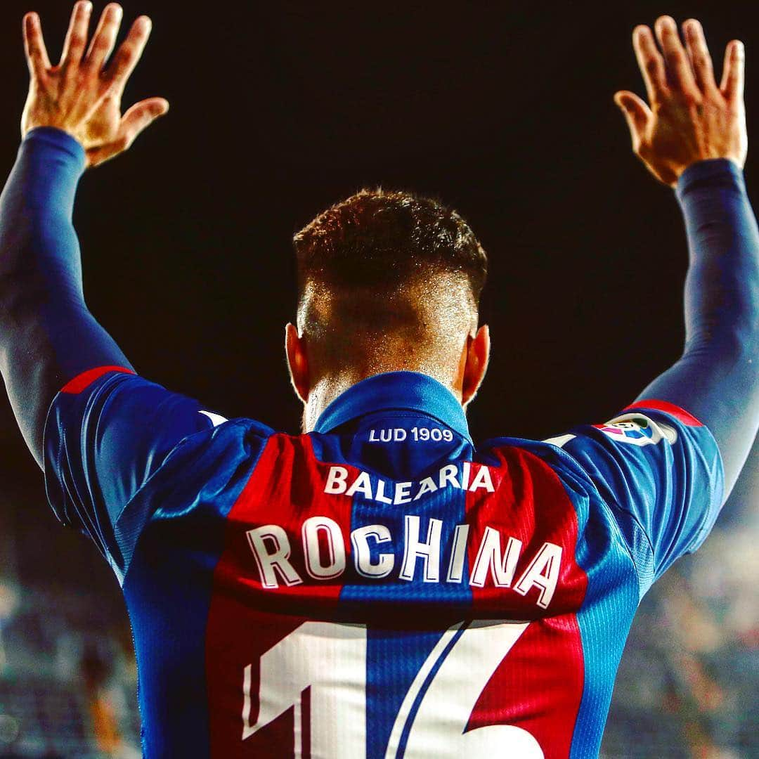 LFPさんのインスタグラム写真 - (LFPInstagram)「🙌🏻 T A C T I C S 🙌🏻 • #Rochina #Levante #LaLiga #LaLigaSantander」4月18日 0時58分 - laliga