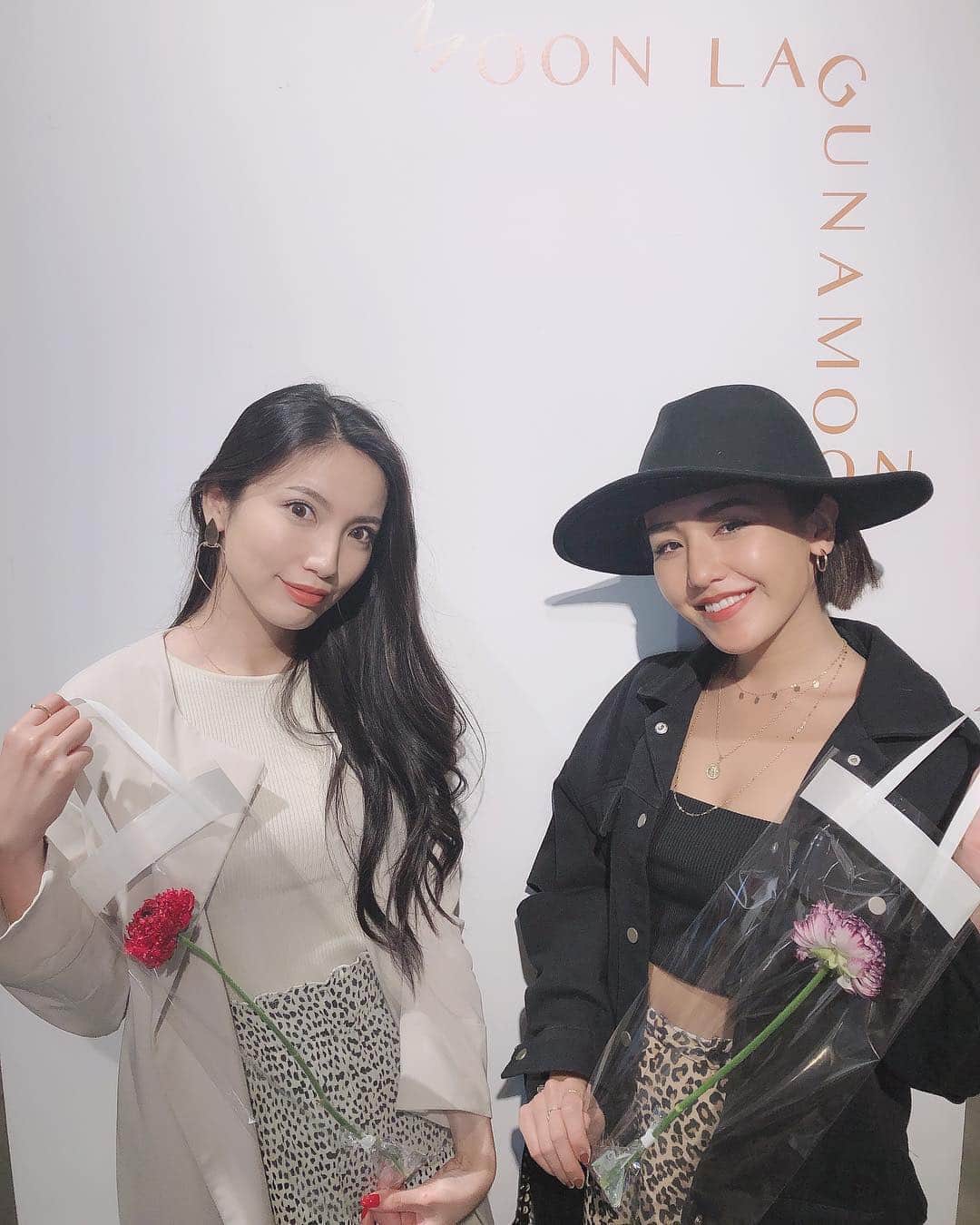 吉田愛璃のインスタグラム：「. . @miokato3306 とMARKSTYLERの展示会へ。  時間なくてLagunaMoonとMURUAしか見なかったけどA/W可愛すぎたなー🍁👏👏 澪バタバタなのにありがとう💕 . #markstyler #lagunamoon #murua」