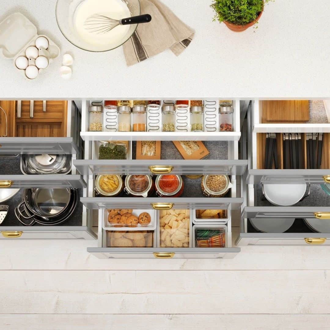 IKEA USAさんのインスタグラム写真 - (IKEA USAInstagram)「"I have plenty of room in my kitchen," said no one ever. The IKEA Kitchenpedia can show you how to maximize your space and get the organized kitchen you've always dreamed of. Link in bio.」4月18日 1時01分 - ikeausa