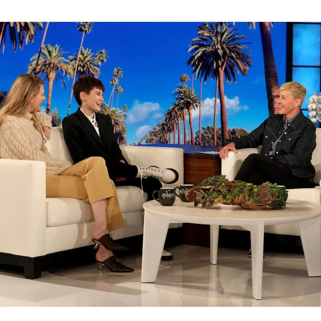 ブリット・マーリングさんのインスタグラム写真 - (ブリット・マーリングInstagram)「👉🏽 tune in to @theellenshow today — we talk about childhood alligator drama and people’s impressions of Old Night.  And @ianaiexander joins to tell the story of how he was cast in @the_oa .  Also— swipe right to see image of Ellen from her ‘86 Johnny Carson stand-up. If you’ve never watched it— google it, she’s brilliant. I remember watching Ellen in college and thinking— oh, a stand-up comedienne is an actress who writes her own destiny. She gets to try to change the focus of the collective narrative rather than yield to it. It was an epiphany for me. Ellen was the first woman Carson invited to join him at his desk after her stand-up. She is a trailblazer in storytelling for women and for LGBTQ people— and being the tip of the spear is very hard. She made it easier for all women who act/write/show create whether comedy or drama to follow. It was really an honor to meet her. // 🙏🏽 @meganbowmangray @sarahuslan #marileealbin」4月18日 1時34分 - britmarling