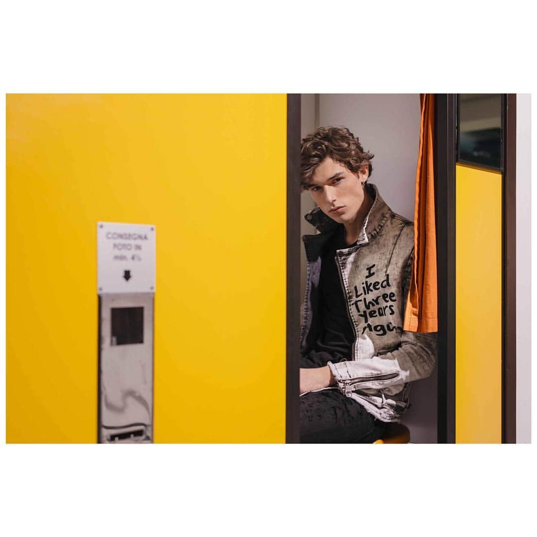 ザゴンマンさんのインスタグラム写真 - (ザゴンマンInstagram)「Lieti di presentarvi la nuova collezione xagon man ss19 -  #xagonman #collection #fashion #clothing #menstyle #menswear #madeinitaly #adv #campaign #springsummer19  #manstyle #ootd #xagonman_clothing」4月18日 1時31分 - xagonman_clothing