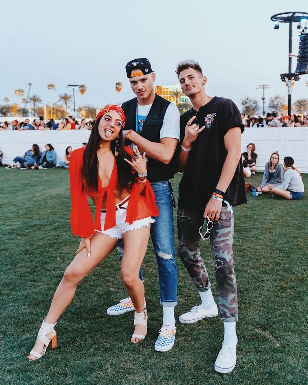 Mark Dohnerのインスタグラム：「this weekend was truly remarkable! 🤩 I met so many genuine people that I’m now glad to call my friends!! thank you to EVERYONE for such a good time & memories I’ll never forget! 🙌🏻♥️ you all are a light in this world! 🌎 #Coachella」