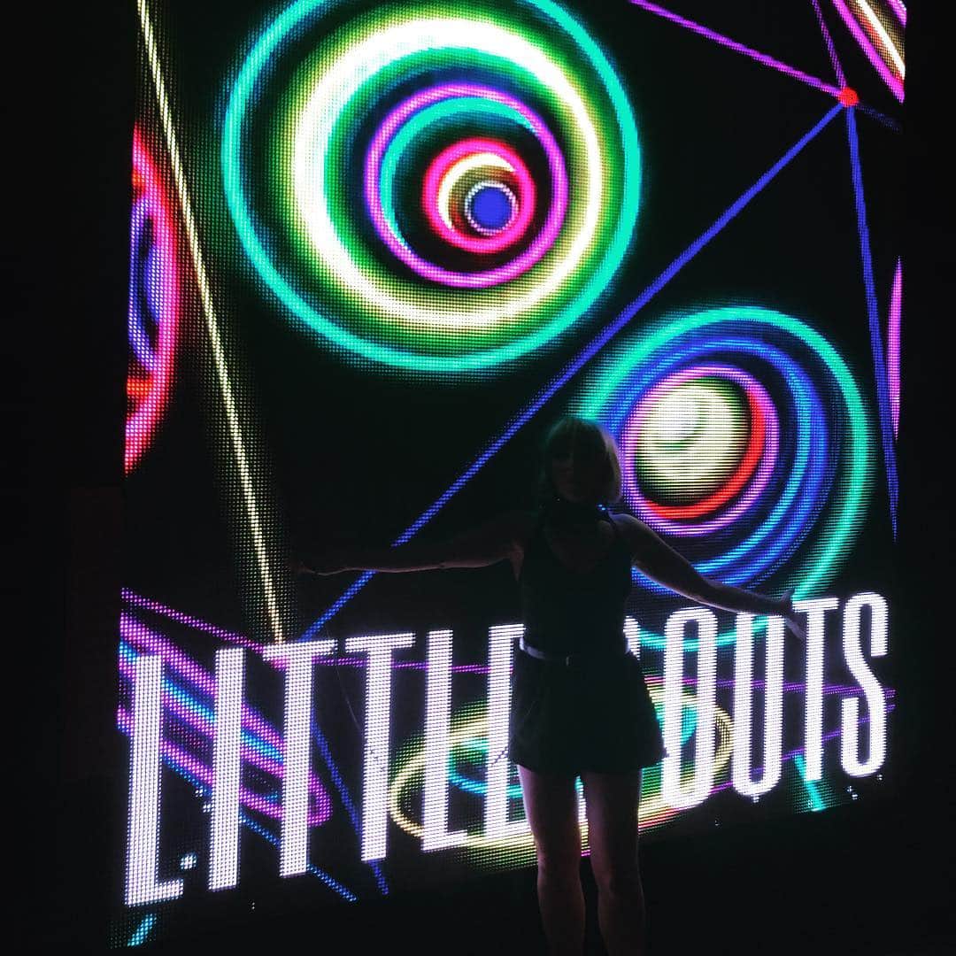 リトル・ブーツさんのインスタグラム写真 - (リトル・ブーツInstagram)「LITTLOOTS 🍭」4月18日 1時59分 - littlebootsmusic