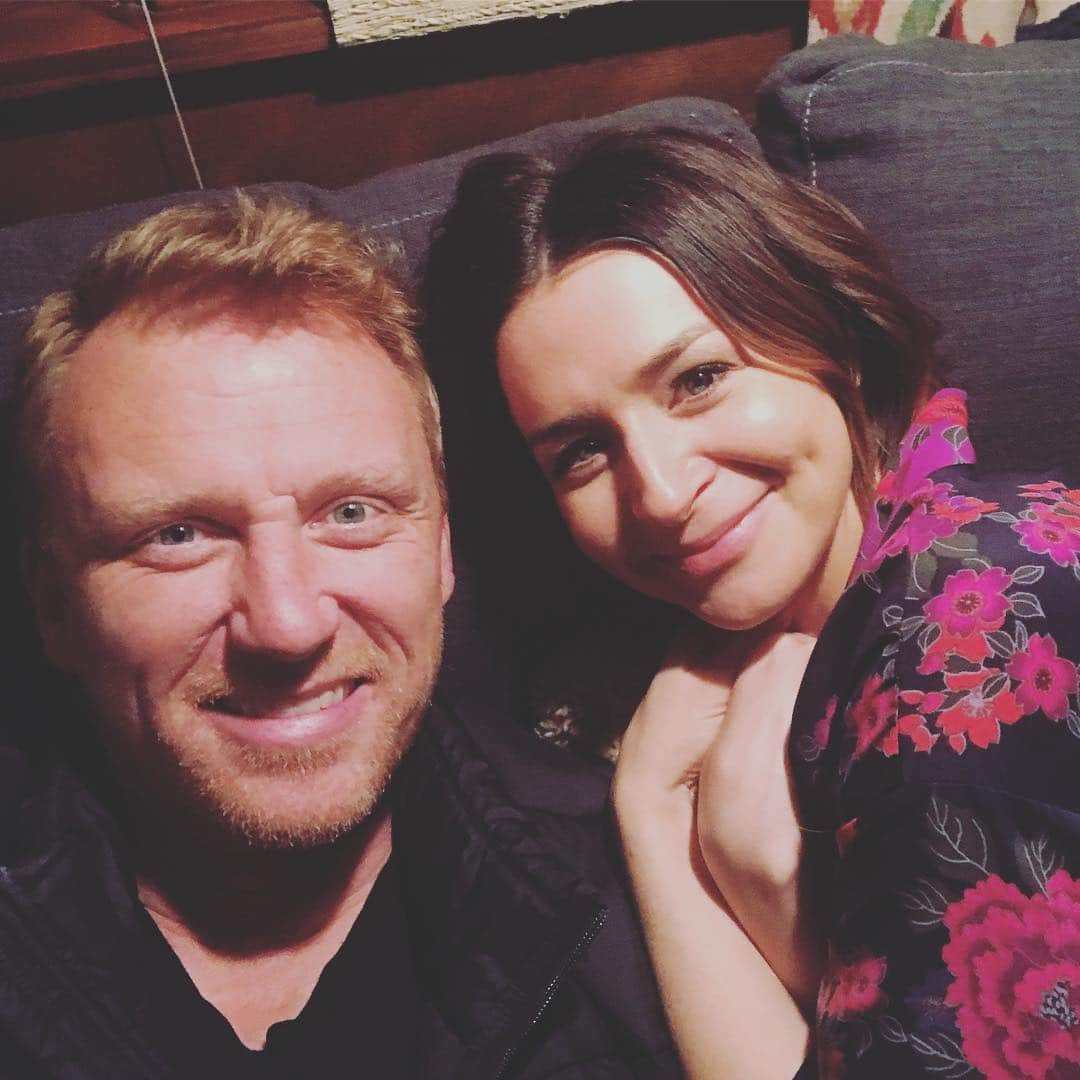 カテリーナ・スコーソンさんのインスタグラム写真 - (カテリーナ・スコーソンInstagram)「Last day of shooting! Kevin’s directing. #keverinaselfie #❤️ #greysanatomy」4月18日 1時54分 - caterinascorsone