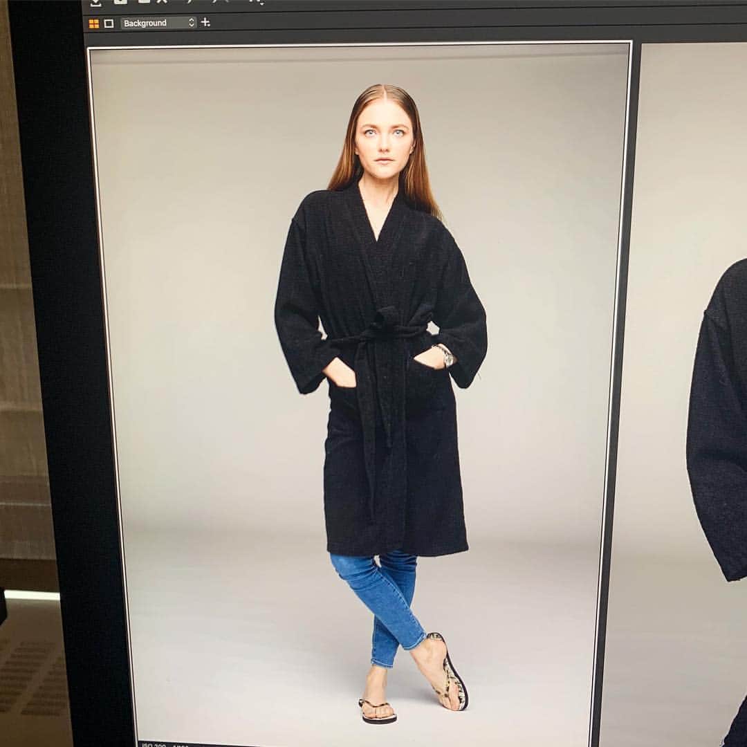 ヴラダ・ロスリャコヴァのインスタグラム：「What’s in fashion now? 😜」