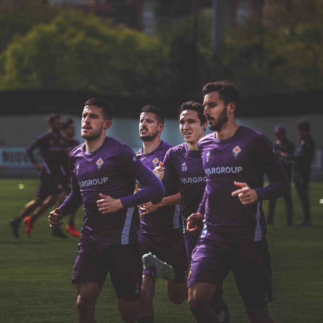 ACFフィオレンティーナさんのインスタグラム写真 - (ACFフィオレンティーナInstagram)「TRAINING⚽️TIME  #NoiSiamoFirenze ⚜️ #InsiemeSiamoPiùForti」4月18日 2時20分 - acffiorentina