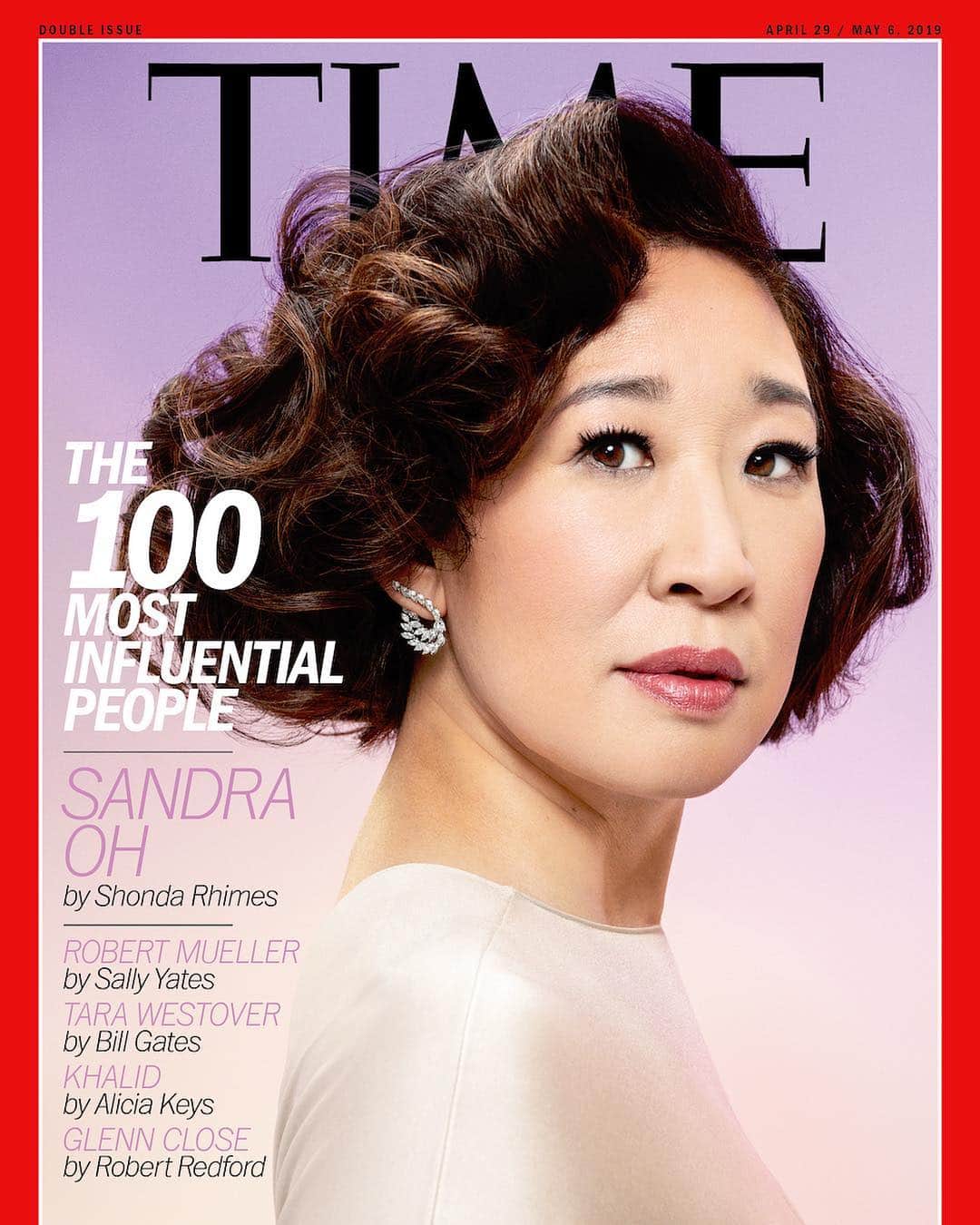Huffington Postさんのインスタグラム写真 - (Huffington PostInstagram)「Time Magazine’s list of the 100 most influential people of the year includes more women than ever before. 👏 “We have 48 women on the list this year, up from 45 last year,” Time Magazine’s editor-in-chief and CEO Edward Felsenthal told “CBS This Morning” on Wednesday. Felsenthal said that when the magazine first began publishing the list back in 2004, only 24 women were included. He added that the magazine’s list of 100 most influential people “is in some ways a reflection of our society, but an amazing year for the women on the list.” The issue, published Wednesday, includes cover stars such as actress Sandra Oh, House Speaker Nancy Pelosi, pop star Taylor Swift and CBS’ very own Gayle King. King, who interviewed Felsenthal, said she was so honored to be included in the list of change-makers. “It’s not even noon and I am having a great day,” King told Felsenthal during the segment. “I am so appreciative and so humbled by this I can’t even begin to tell you.” Other iconic women on this year’s list include former first lady Michelle Obama (whose profile was written by Beyoncé), Dr. Christine Blasey Ford (written by Kamala Harris), and Rep. Alexandria Ocasio-Cortez (D-N.Y.) (written by Elizabeth Warren). // 📸 portraits by photographer Pari Dukovic (@paridukovic) for @time.」4月18日 2時27分 - huffpost