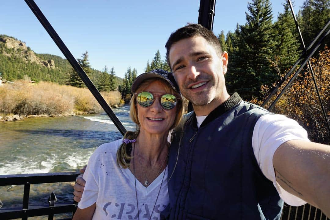 マット・ダラスさんのインスタグラム写真 - (マット・ダラスInstagram)「Missing my mama today」4月18日 2時41分 - mattdallas