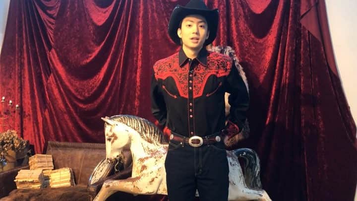 伊藤健太郎のインスタグラム：「‪本日4月18日(木)25:28からは伊藤健太郎がMCを務める『ムビふぁぼ』の放送です！‬ ‪ぜひご覧下さい！！‬ ‪@aoao_tt_ ‬ ‪#aoao ‬ ‪#伊藤健太郎 ‬ ‪#ムビふぁぼ ‬ ‪#G健太郎 ‬」