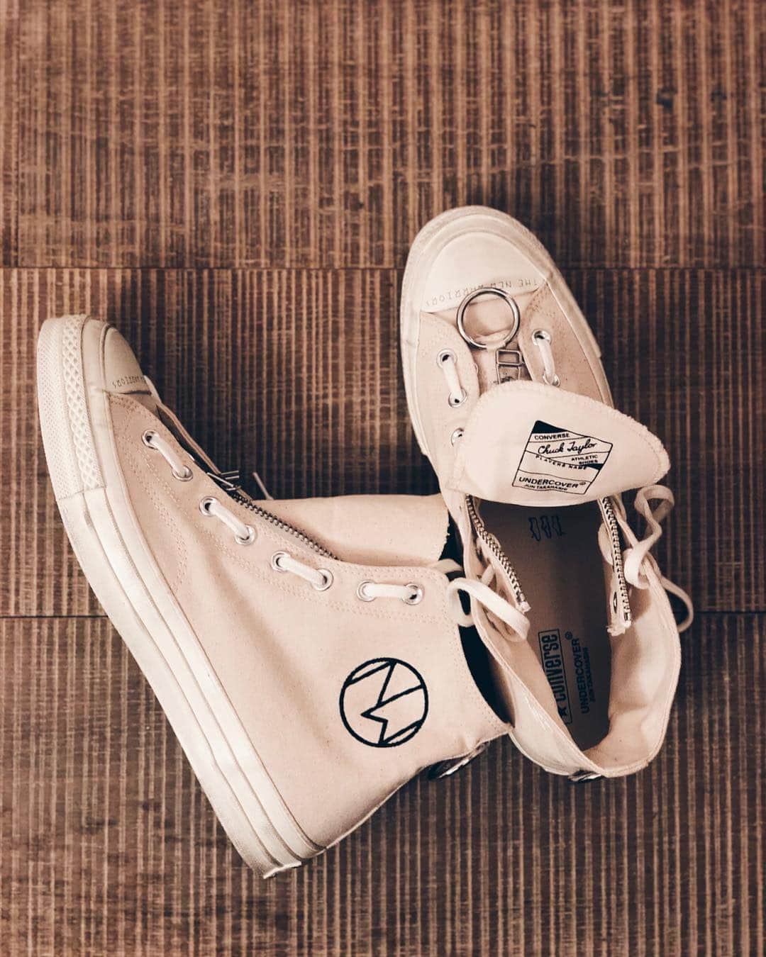 ゴッドフリー・ガオのインスタグラム：「🔗 @converse x @undercover_lab #chuck70」