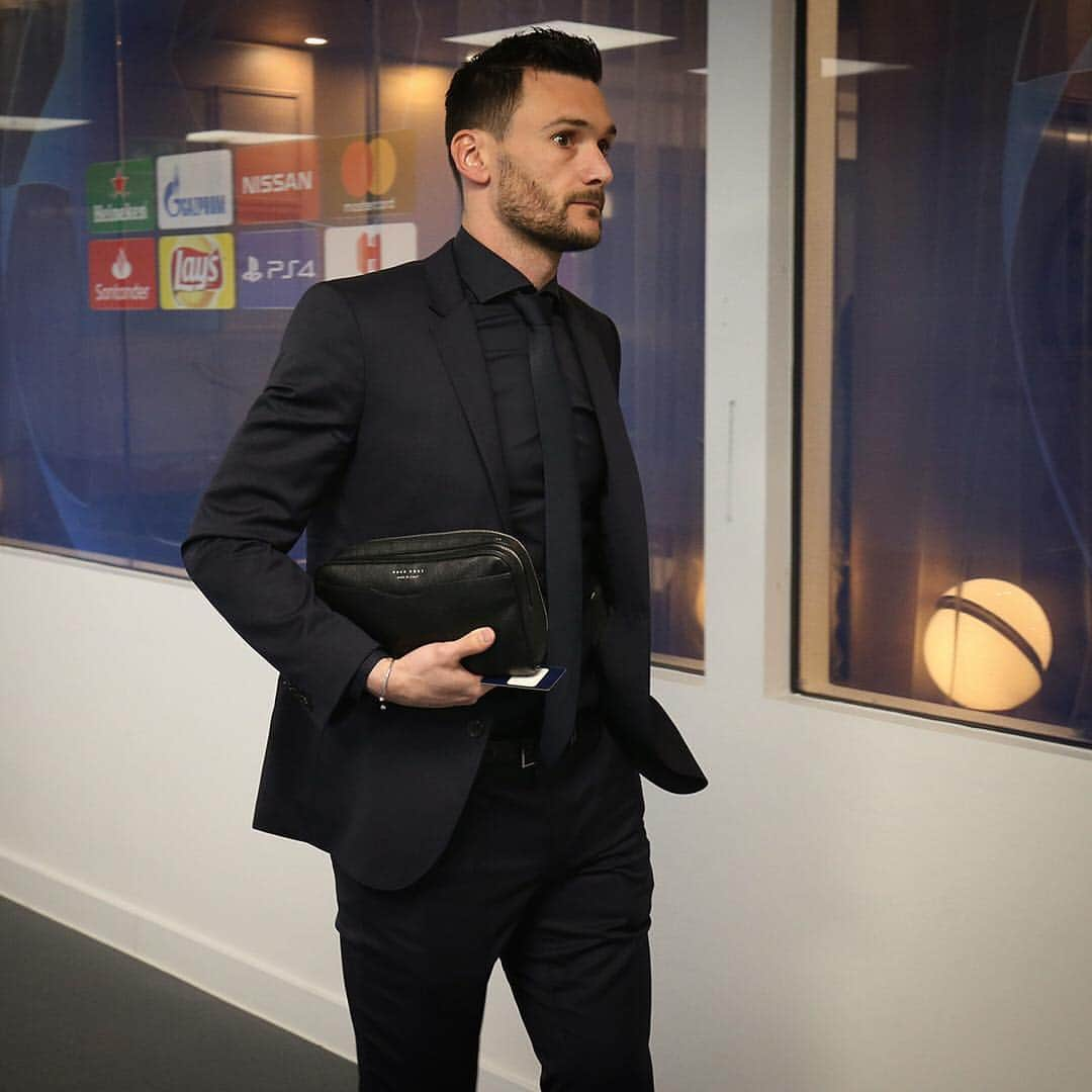 トッテナム・ホットスパーFCさんのインスタグラム写真 - (トッテナム・ホットスパーFCInstagram)「👔 #SuitedByBOSS at the Etihad. 😎 #COYS #UCL」4月18日 3時10分 - spursofficial