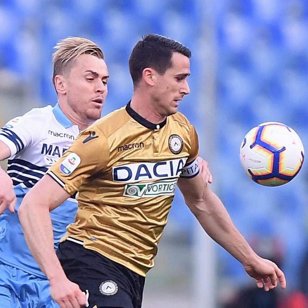 ウディネーゼ・カルチョさんのインスタグラム写真 - (ウディネーゼ・カルチョInstagram)「⚽️👀 @kevinlasagna #Lazio 2 #Udinese 0  #ForzaUdinese #LazioUdinese #SerieATIM #AleUdin . 📷 Petrussi Foto Press」4月18日 3時35分 - udinesecalcio