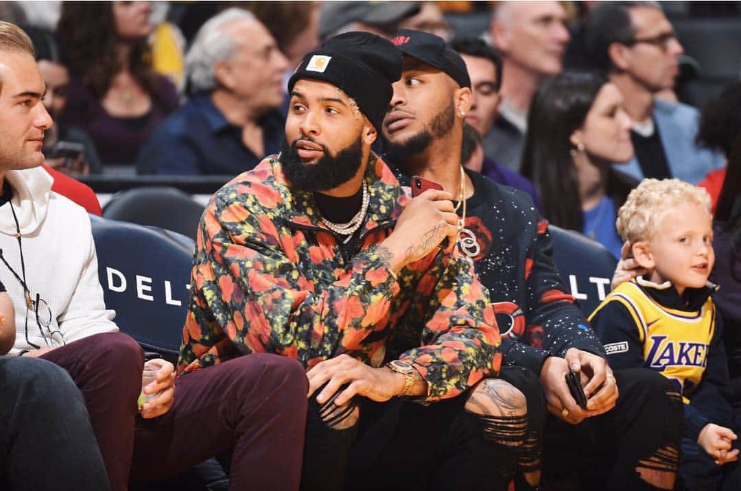 オデル・ベックハン・ジュニアのインスタグラム：「Random fan: “OBJ comeee to cleve....” Me: ...」