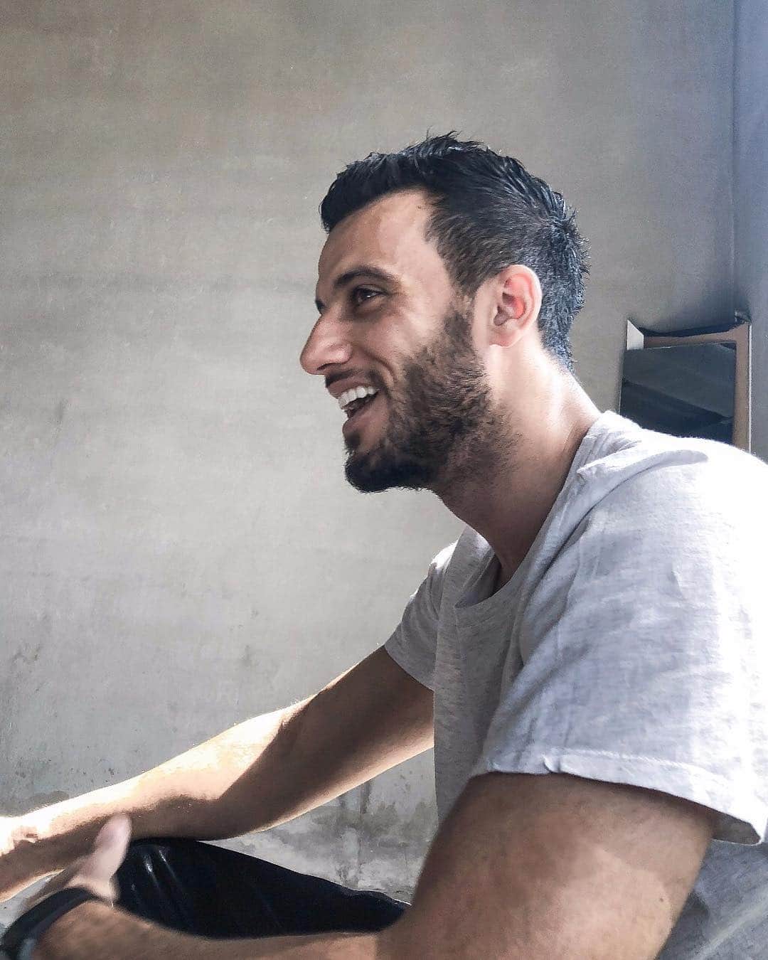 オマル・アッ＝ソーマのインスタグラム：「‎كل عام وسوريا الحبيبة وشعب بلدي العظيم بألف خير بمناسبة عيد الجلاء 🇸🇾❤️」