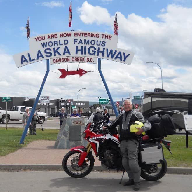 のインスタグラム：「Another happy customer! "Used your Odyssey Jacket to ride from New Hampshire to Alaska (11,500 miles)  last year!... it performed flawless! Super Jacket !  Daniel Dennison  #vansonleathers #instacool #vansonstar #happycustomer #quality #instafashion #fashionmen #manfashion」