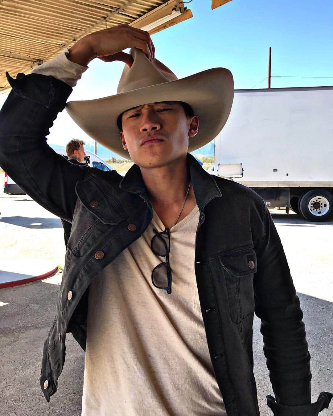 カーティス・ラムさんのインスタグラム写真 - (カーティス・ラムInstagram)「Cause i wanna be a cow boy bay bee 🤟🏼🌵🐄 🤠 👼🏻」4月18日 5時04分 - hansumlum